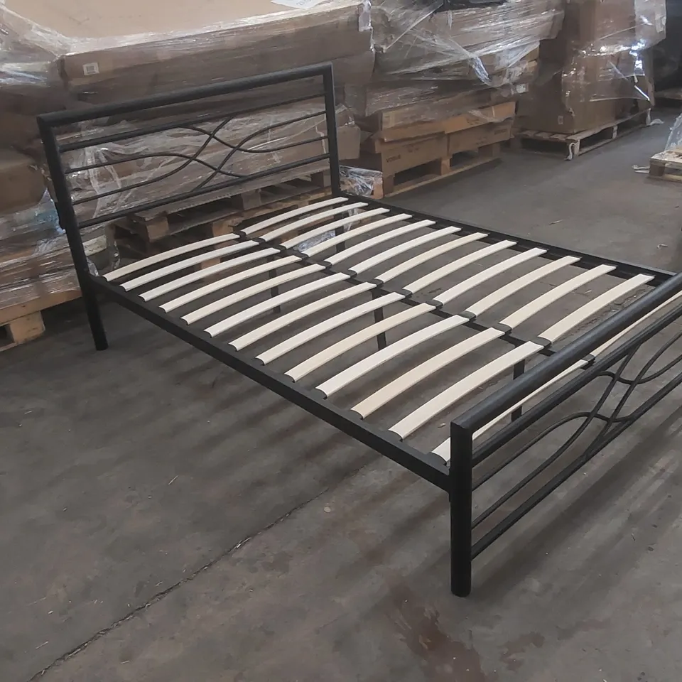 DESIGNER METAL DOUBLE BED FRAME