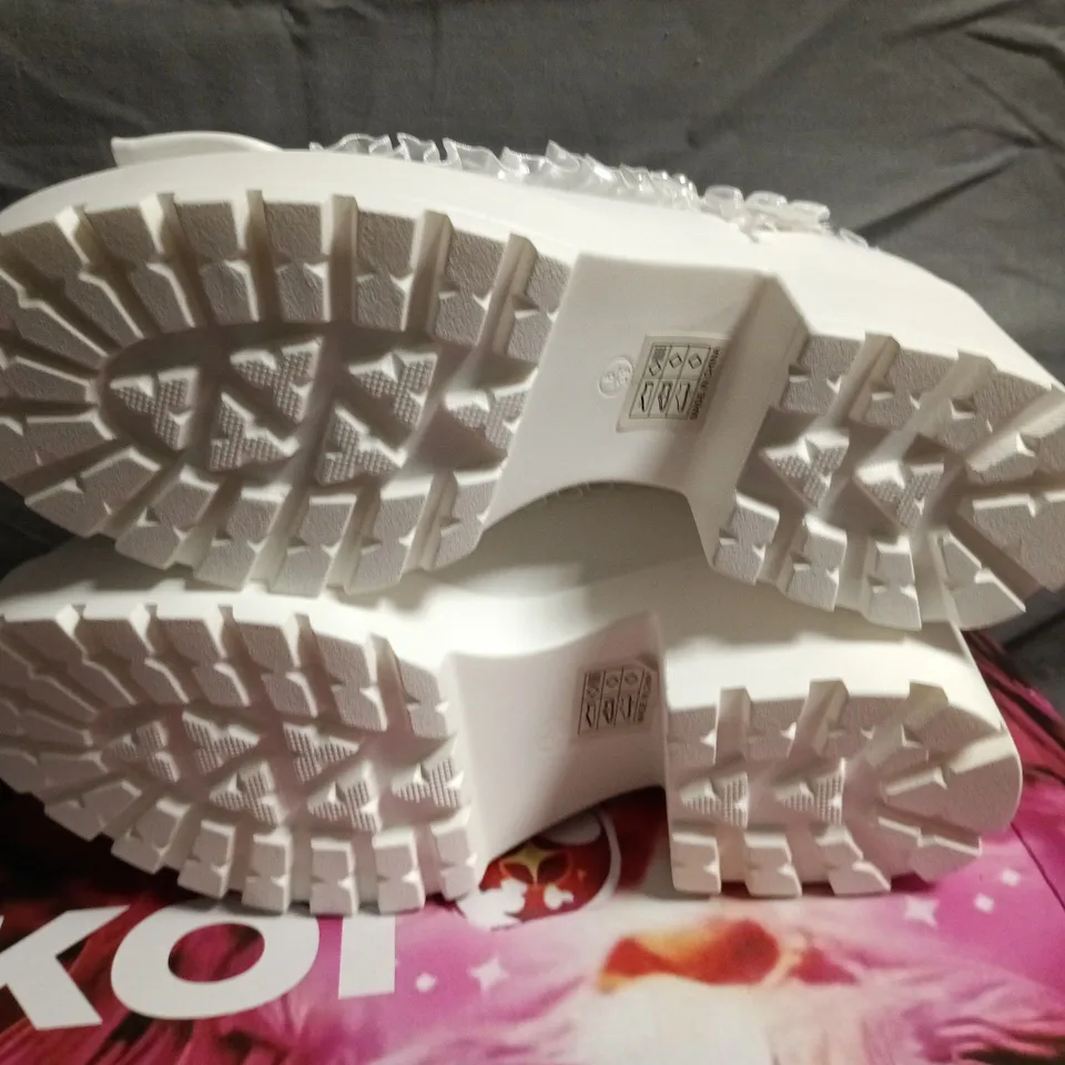 BOXED KOI TIRA RUFFLE MARY JANES SHOES IN WHITE - UK 6