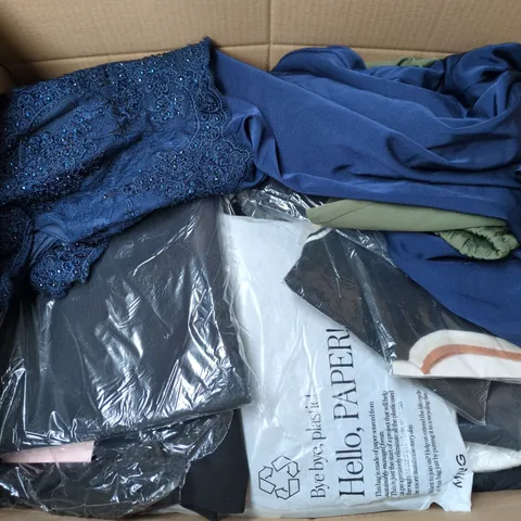 APPROXIMATELY 20 ASSORTED CLOTHING AND FASHION PRODUCTS IN VARIOUS STYLES AND SIZES - COLLECTION ONLY