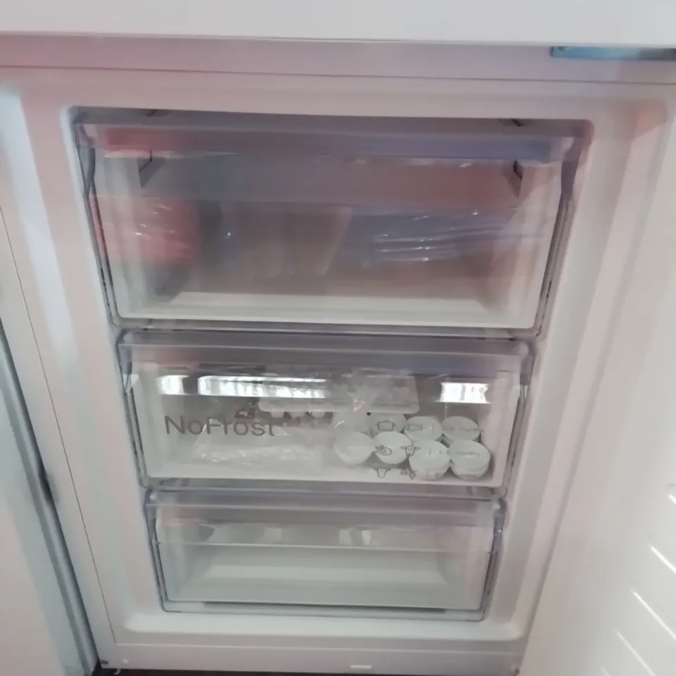BOSCH KGN362WDEF FREESTANDING FRIDGE FREEZER IN WHITE - UNPROCESSED RAW RETURN