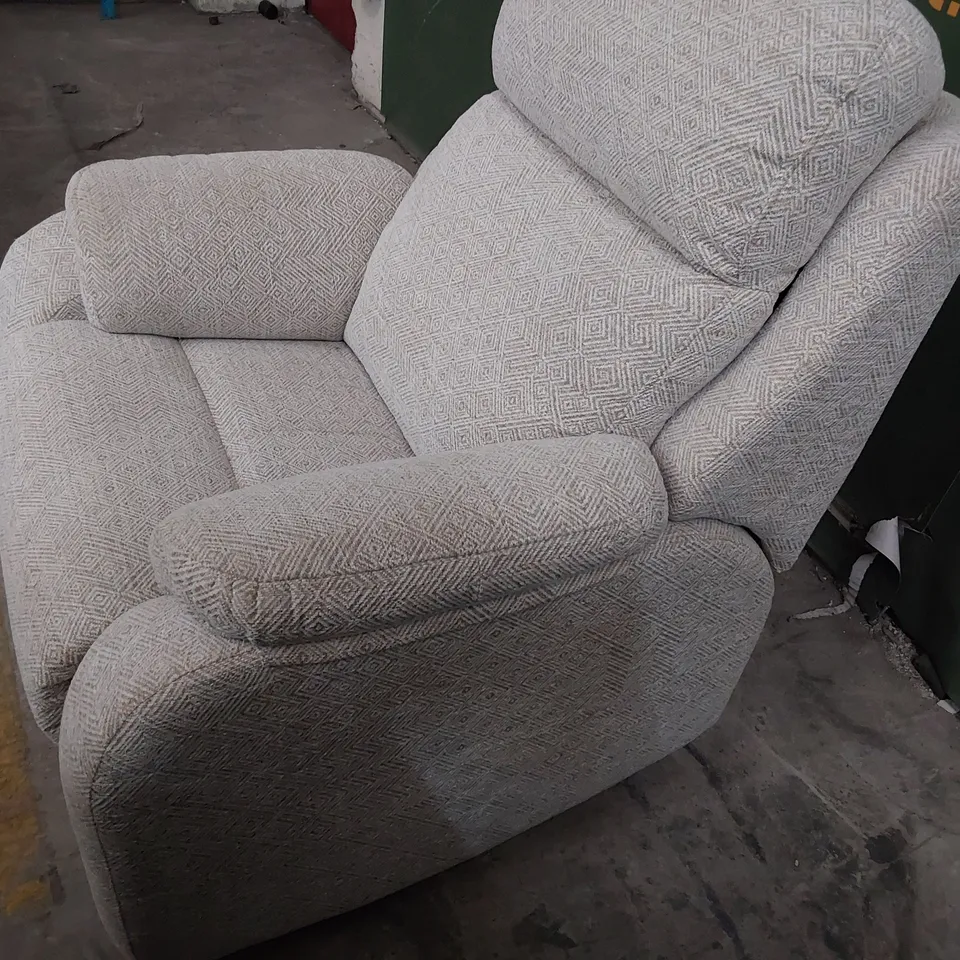 QUALITY BRITISH DESIGNER G PLAN KINGSBURY POWER RECLINING EASY CHAIR BEIGE FABRIC 