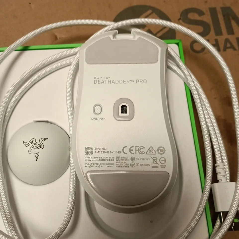 RAZER DEATHADDER V4 PRO WIRELESS GAMING MOUSE – WHITE EDITION