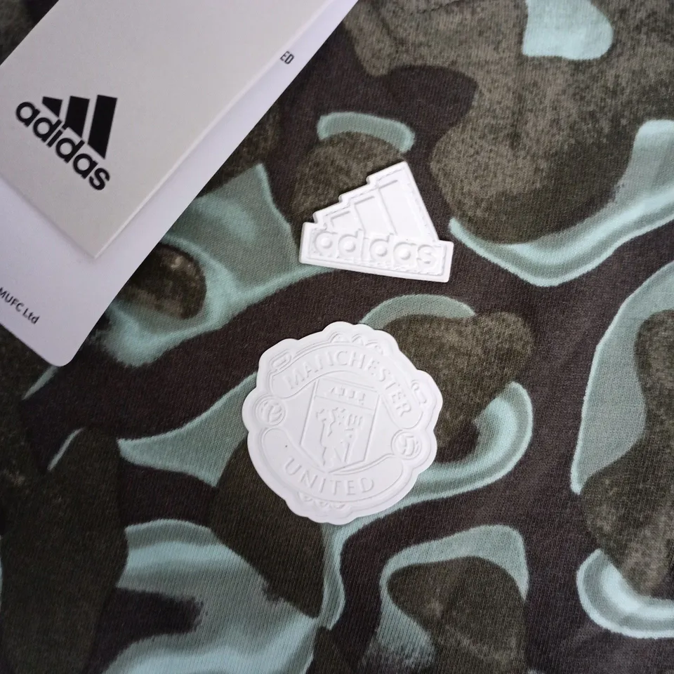 ADIDAS MANCHESTER UNITED JUNIOR TOP IN GREEN MULTI - UK13/14