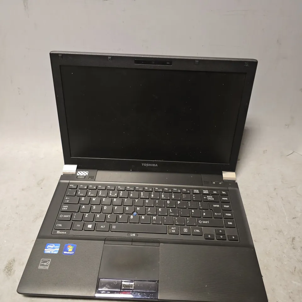 TOSHIBA TECRA R940 LAPTOP 