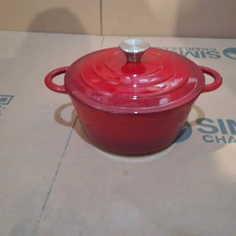 ENAMELED CAST IRON CASSEROLE DISH IN RED
