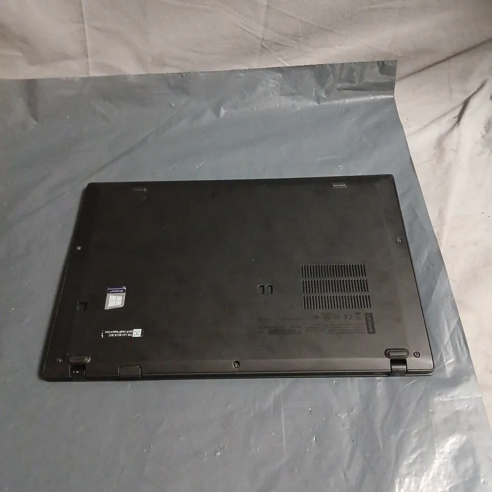 LENOVO THINKPAD X1 CARBON