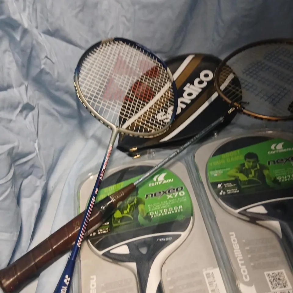 SPORTS GEAR BUNDLE: TWO RACQUETS AND PREDATOR FOOTBALL GOALKEEPER GLOVES IN CARRY BAG