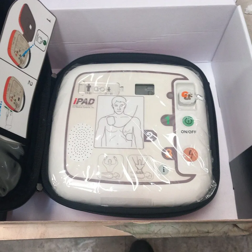BRAND NEW BOXED IPAD AED CU-SP1 DEFIBRILLATOR 