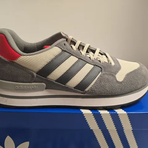 BOXED PAIR OF ADIDAS ZX 500 RS TRAINERS - GREY/BEIGE - UK 11 (MEN'S)