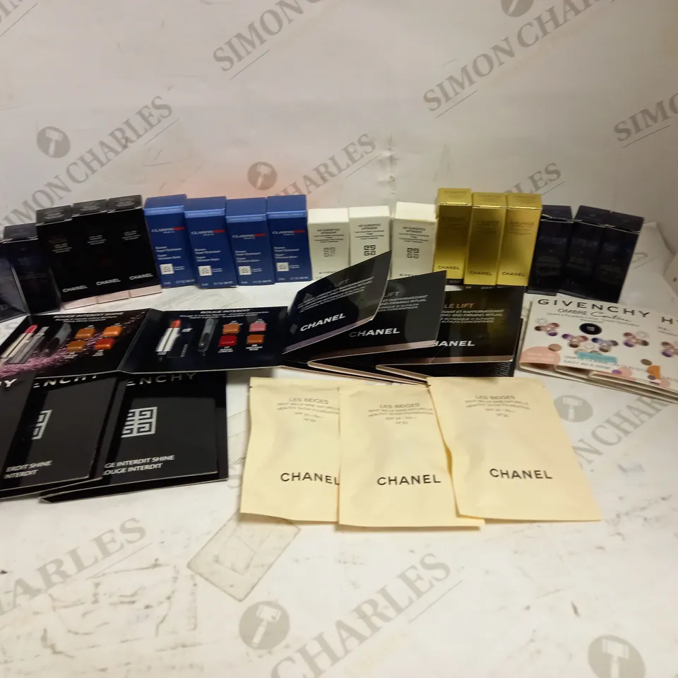 LOT OF APPROXIMATELY 30 DESIGNER SKINCARE & MAKE UP SAMPLES, TO INCLUDE CHANEL, DIOR, GIVENCHY, ETC