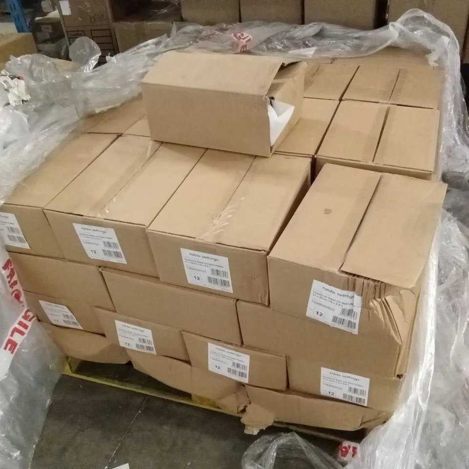 PALLET TO CONTAIN APPROXIMATELY 60 X BOXES OF CREATIONS METAL RECTANGULAR PLATTERS 31cm X 22cm // 12 PLATERS PER BOX