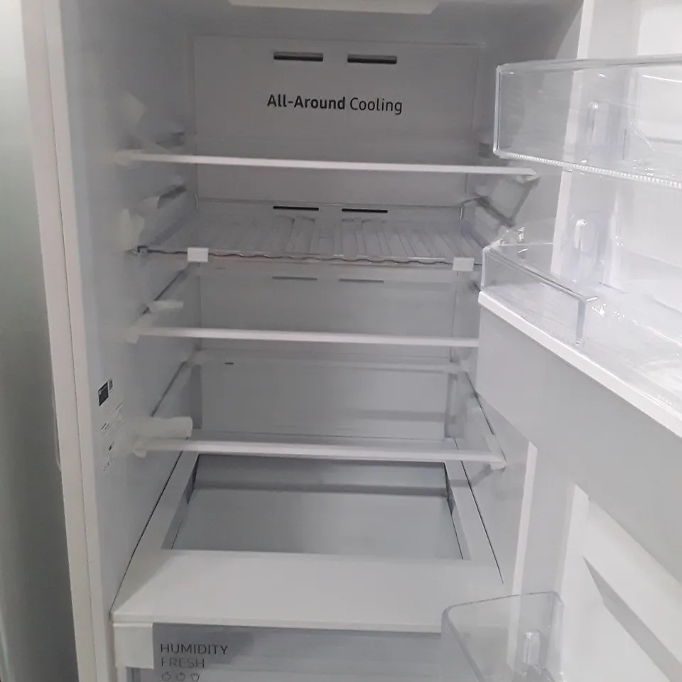 SAMSUNG RB34C652DWW FREESTANDING FRIDGE FREEZER WITH WATER DISPENSER IN WHITE - UNPROCESSED RAW RETURN