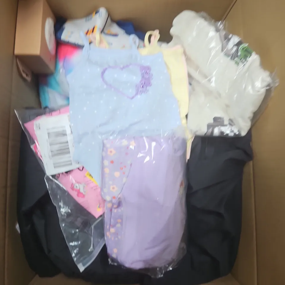 BOX OF APPROXIMATELY 25 ASSORTED KIDS CLOTHING ITEMS TO INCLUDE - TOP , SHORTS , T-SHIRT ETC