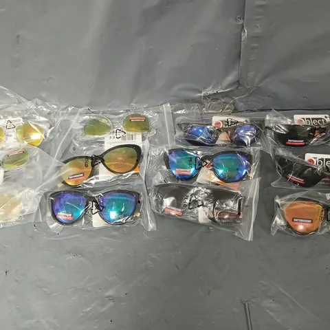 APPROXIMATELY 200 ASSORTED FASHION GLASSES BY OBJECT IN VARIOUS STYLES AND SIZES
