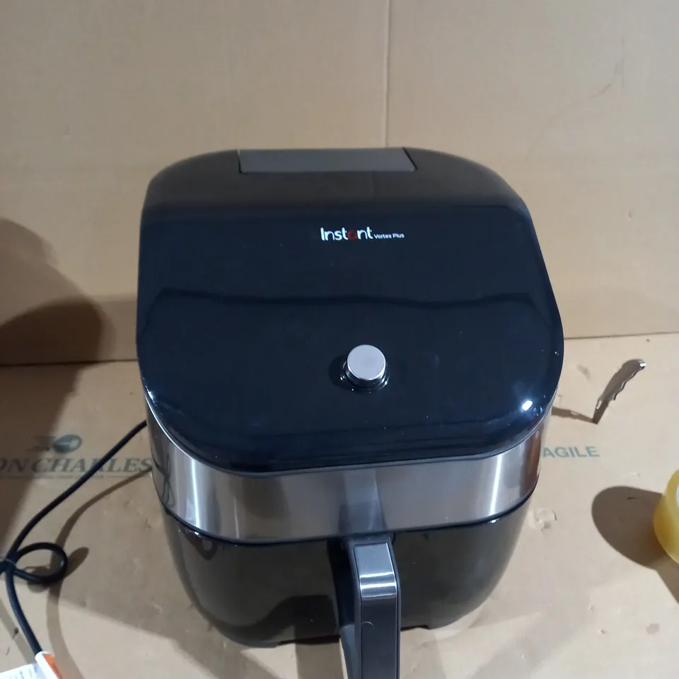 INSTANT POT AIR FRYER 