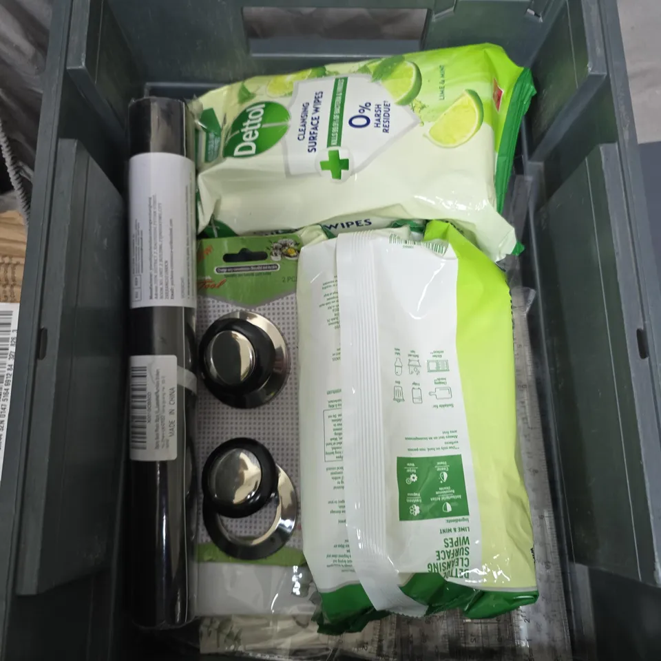 APPROXIMATELY 10 ASSORTED HOUSEHOLD ITEMS TO INCLUDE SET OF 2 INK PENS, GINSENG TEA CAPSULES & STRONGBOW STRAWBERRY BEER TAP HANDLE ETC