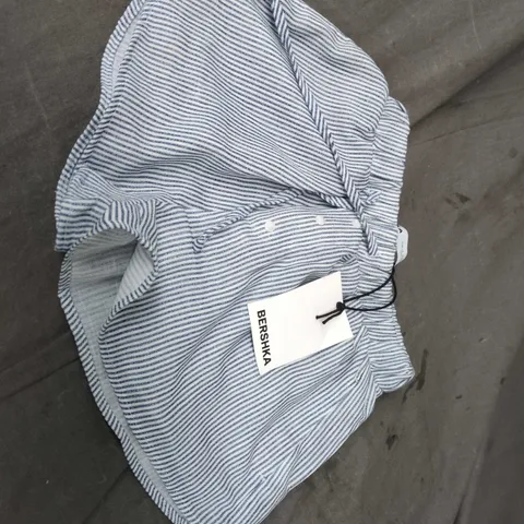 BERSHKA STRIPED BUTTON-DOWN SHIRT – XS (UK SIZE)
