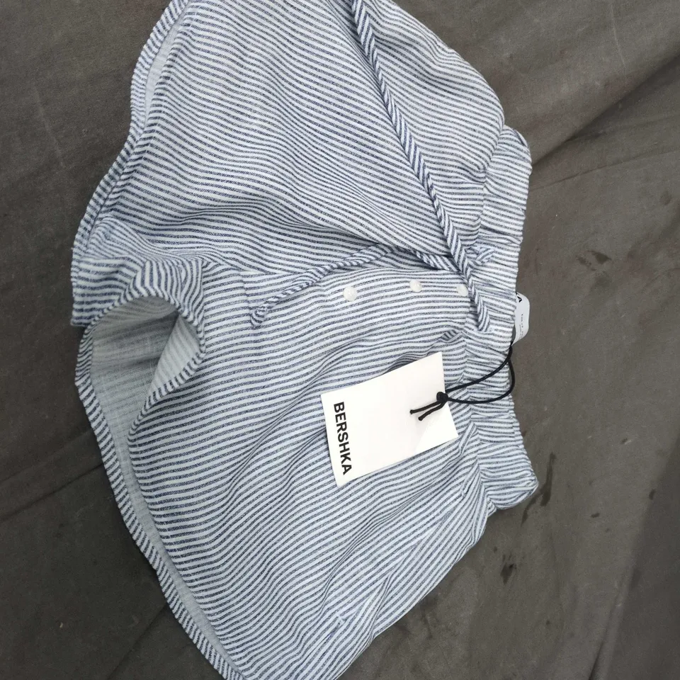BERSHKA STRIPED BUTTON-DOWN SHIRT – XS (UK SIZE)