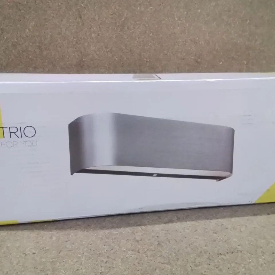 BOXED 2 LIGHT LED UP AND DOWN LIGHT