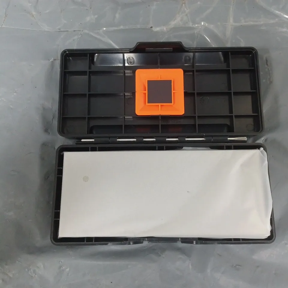 BOXED SHARPEL DUAL-GRIT DIAMOND WHETSTONE WITH STORAGE BASE