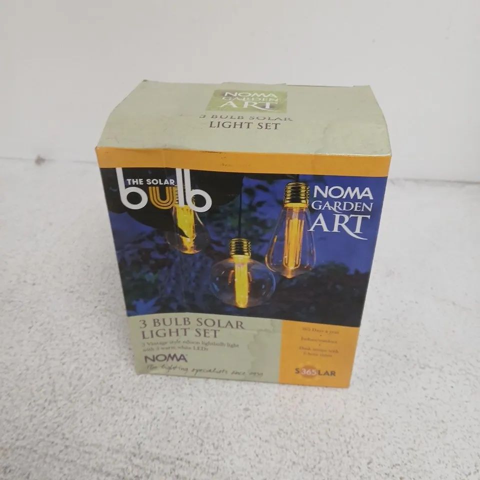 NOMA GARDEN ART 3 BULB SOLAR LIGHT SET – BOXED