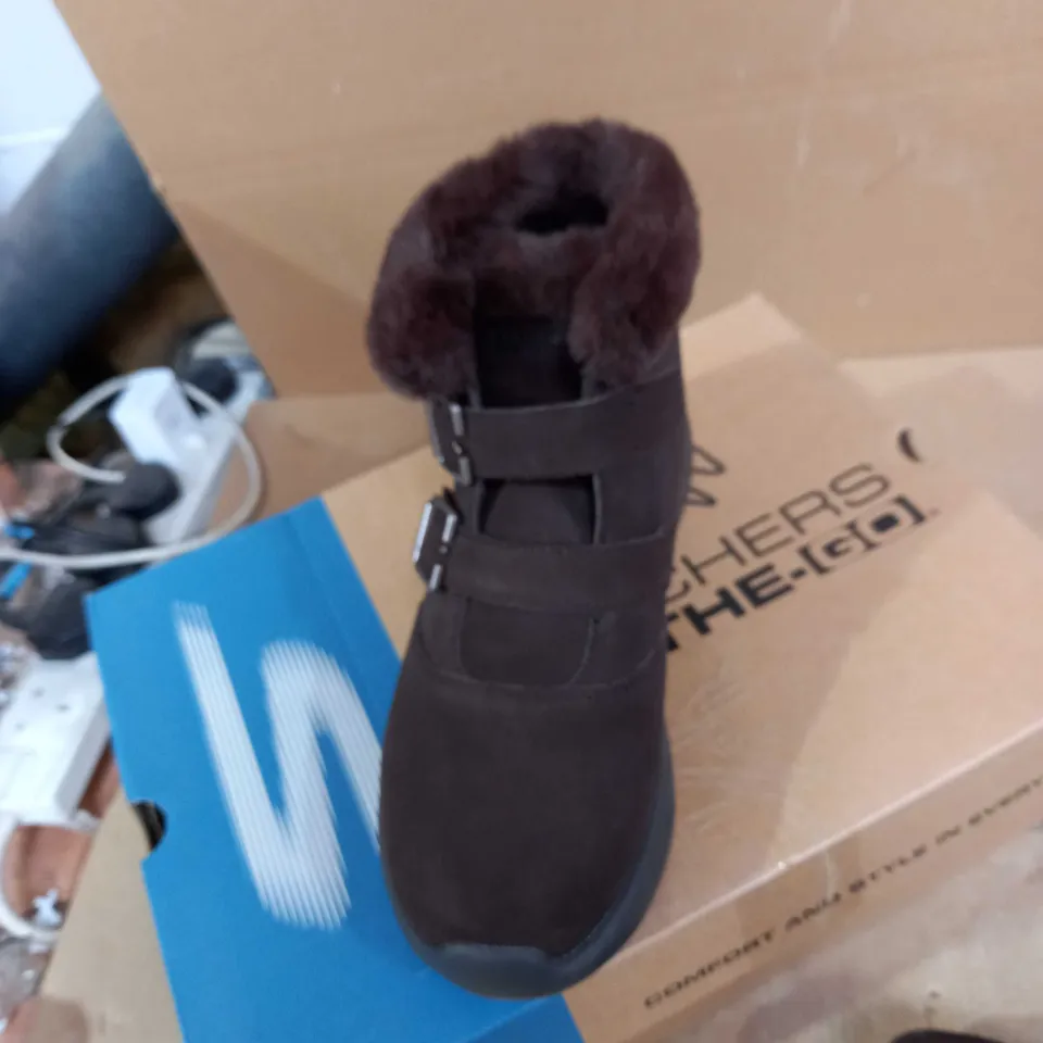 SKETCHERS ON THE GO DARK BROWN BOOTS SIZE 6 