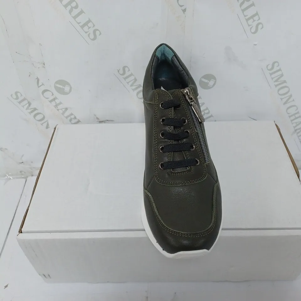 BOXED PAIR OF RUTH LANGSFORD WEDGE TRAINERS IN KHAKI SIZE 6