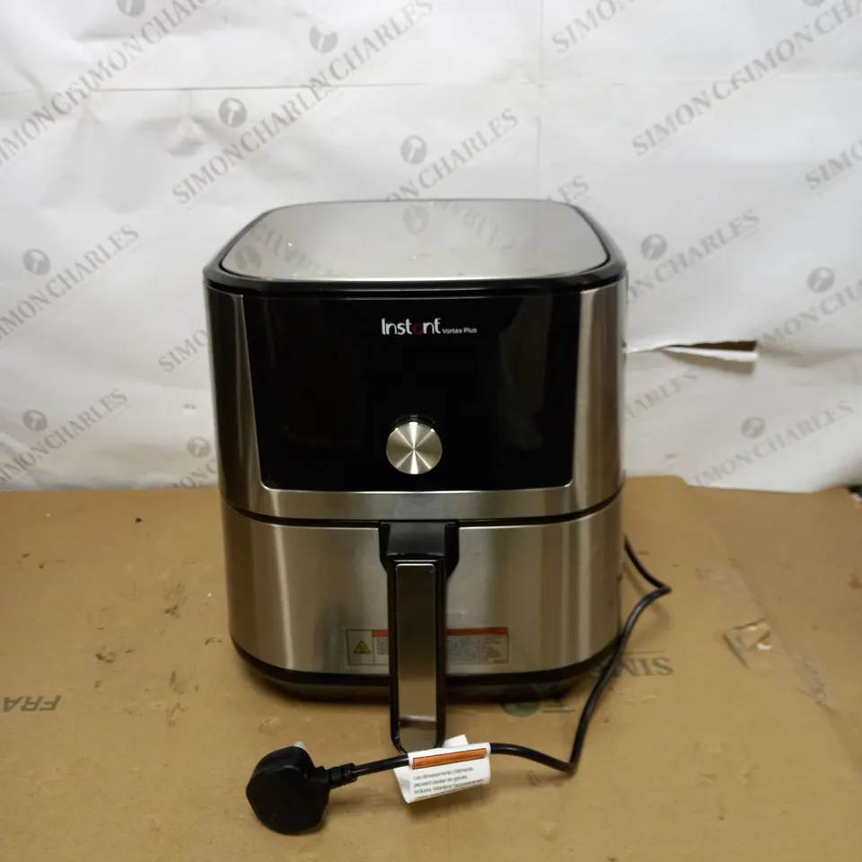 INSTANT BRANDS VORTEX 6 PLUS AIR FRYER