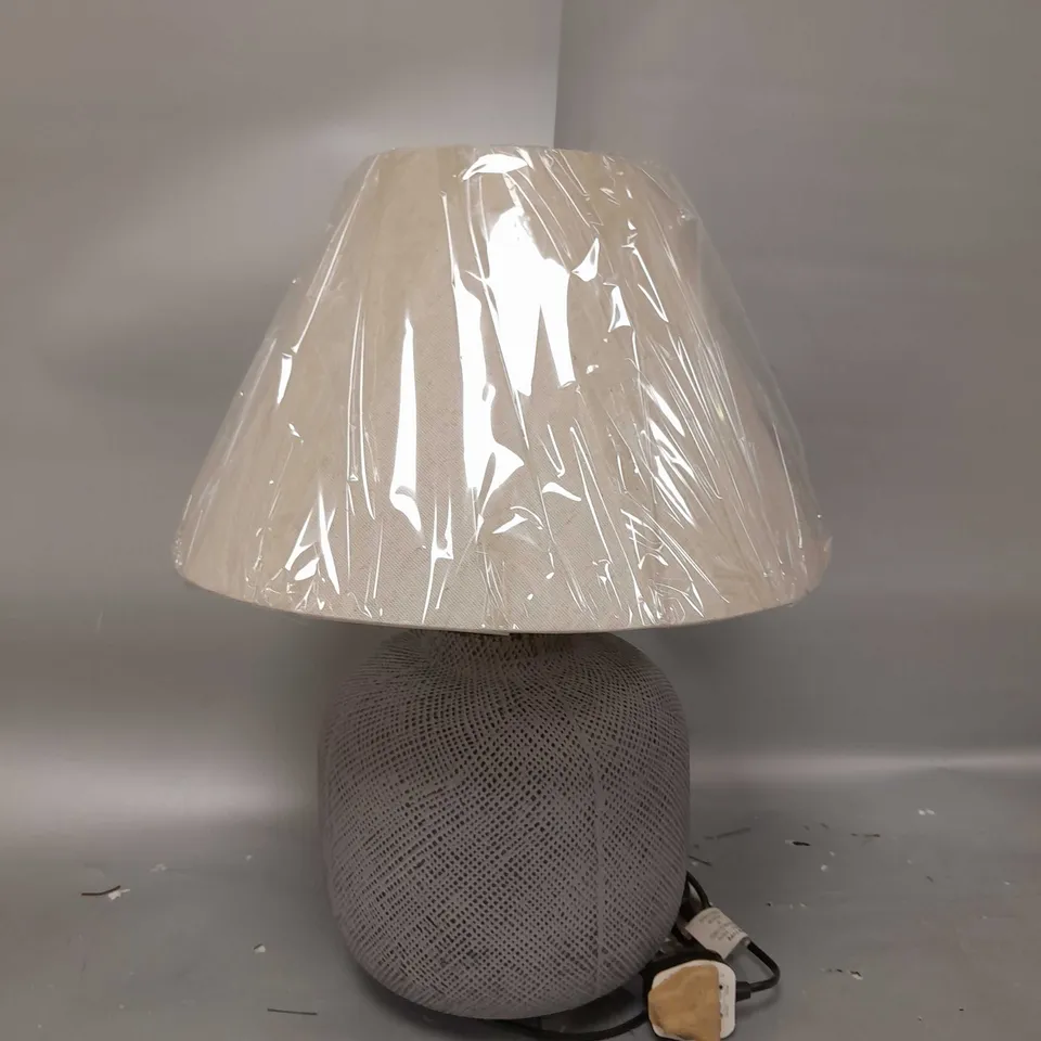 CROSS HATCH CERAMIC TABLE LAMP RRP £70