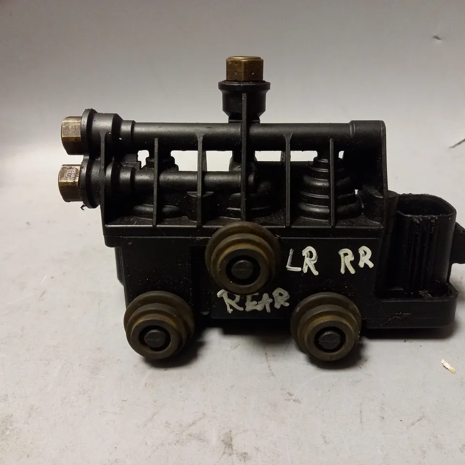 LAND ROVER DISCOVERY 4 AIR SUSPENSION VALVE BLOCK 