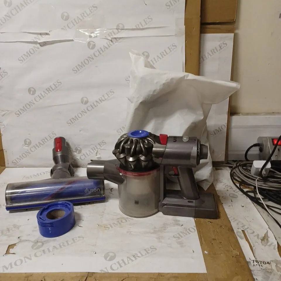 DYSON V8 CORDLESS