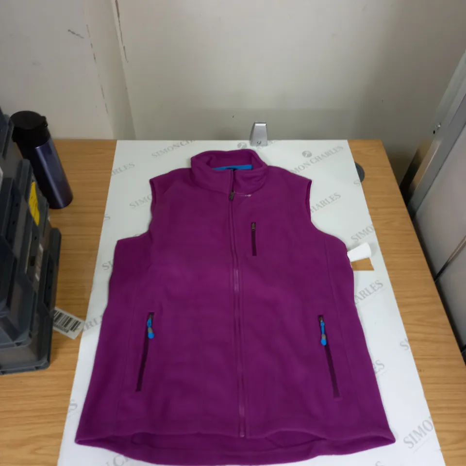 BOX OF ASSORTED CLOTHING ITEMS TO INCLUDE TOPS, SHORTS, TOPS, HANDBAGS ETC