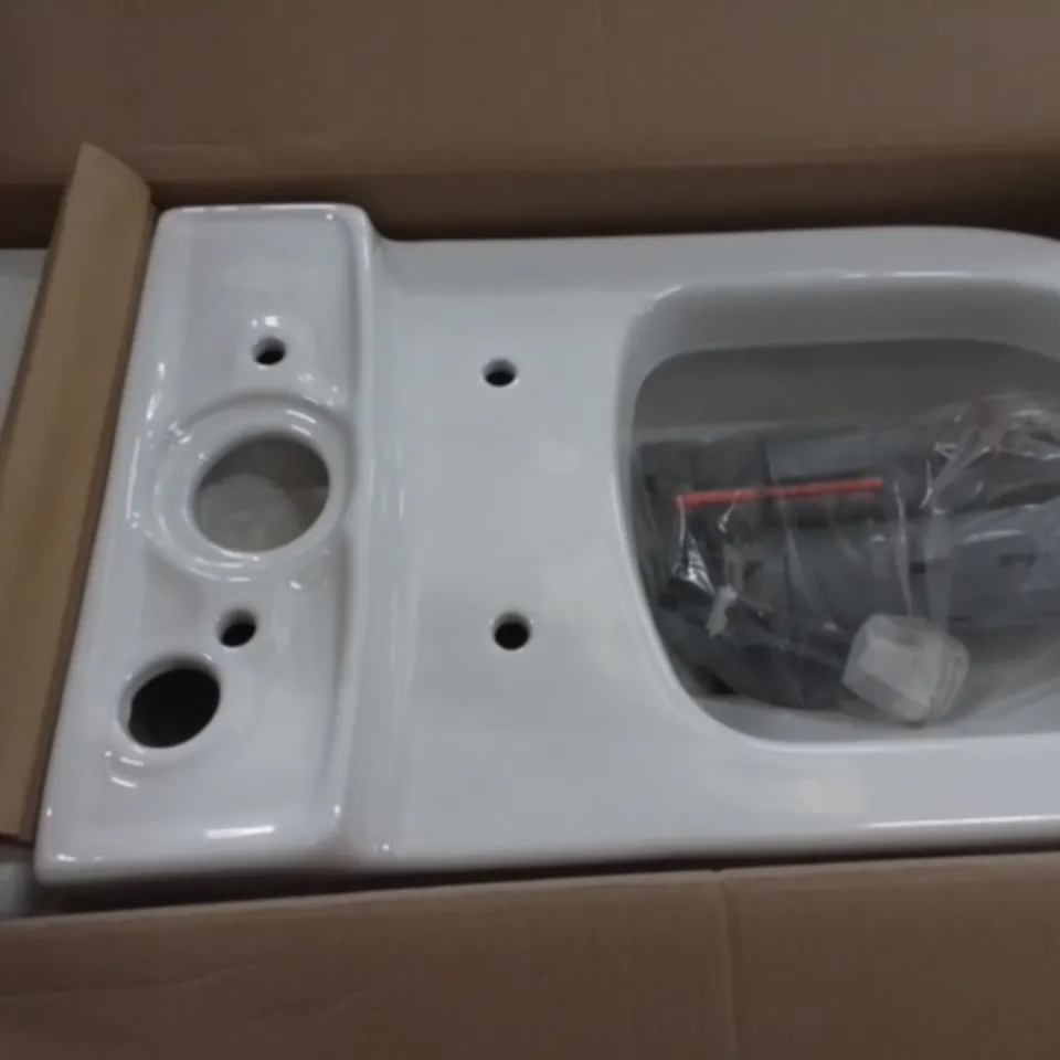 CALYPSO MADISONCCPAN AND CISTERN/FITTING IN WHITE