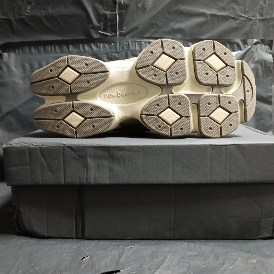 BOXED PAIR OF NEW BALANCE 9060 TRAINERS IN BROWN/MULTI SIZE UK 5.5