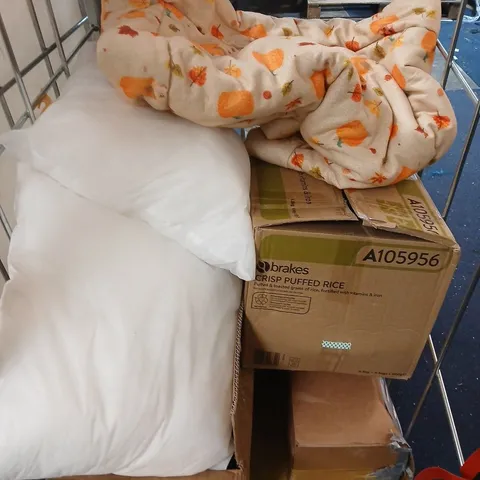 APPROXIMATELY 8 ASSORTED HOUSEHOLD PRODUCTS TO INCLUDE CUSHIONS, THROW, CHILDRENS NUMBER TOY ETC 