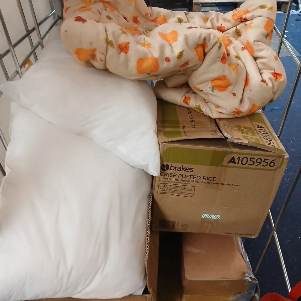 APPROXIMATELY 8 ASSORTED HOUSEHOLD PRODUCTS TO INCLUDE CUSHIONS, THROW, CHILDRENS NUMBER TOY ETC 