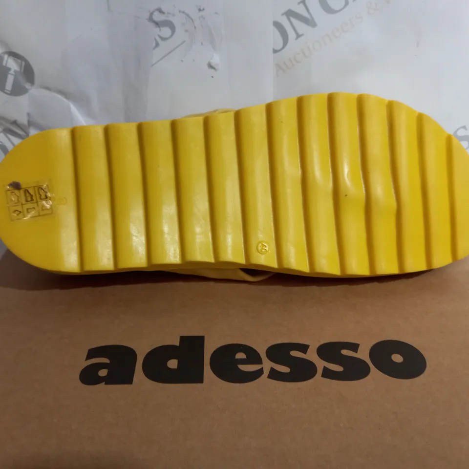 BOXED ADESSO PLATFORM OPEN TOE SANDALS IN YELLOW - SIZE 7