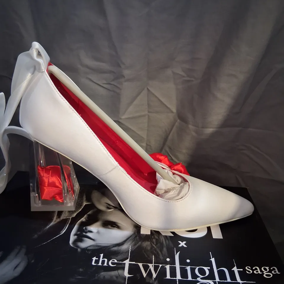 BRAND NEW BOXED KOI X THE TWILIGHT SAGA BELLA'S NIGHTMARE ROSE HEELS - PEARL SIZE 3