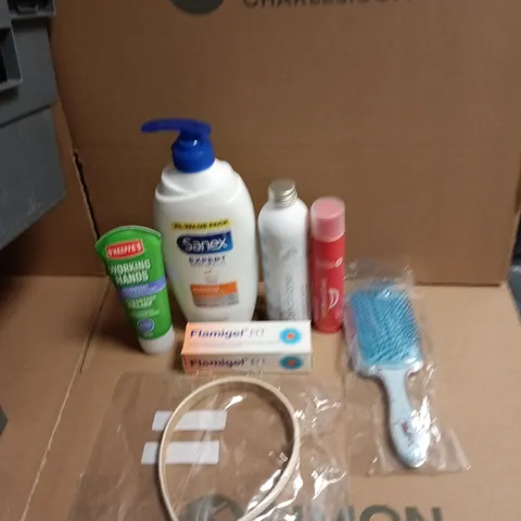 APPROXIMATEY 20 ASSORTED HEALTH AND BEAUTY PRODUCTS TO INCLUDE - SANEX EXPERT SHOWER CREAM - O'KEFFE'S WORKING HANDS HAND CREAM AND FLAMIGEL RT GEL