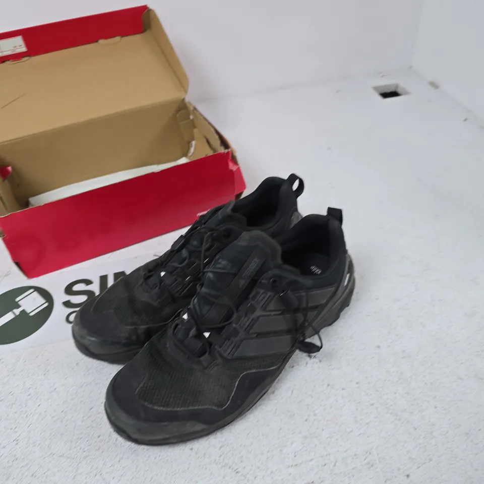 ADIDAS BLACK RUNNING SHOES – UK 10 (US 11) – WITH BOX