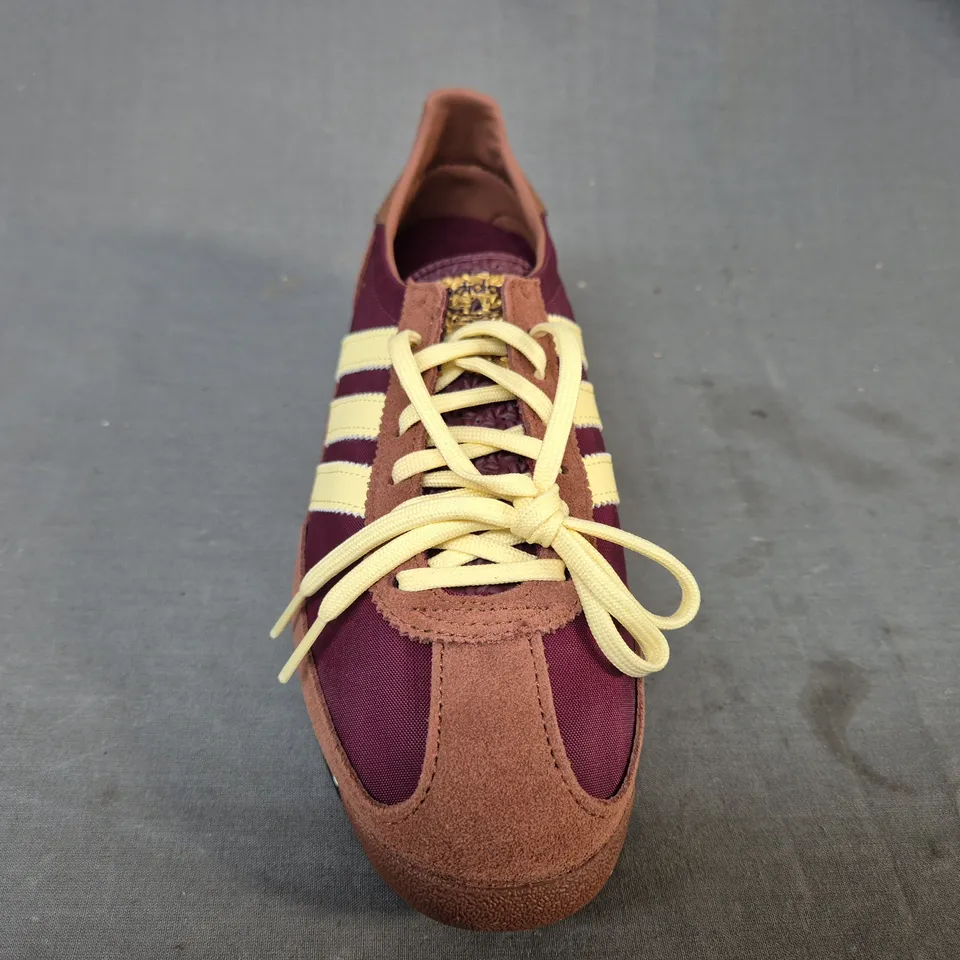 BOXED PAIR OF ADIDAS WOMEN'S SL 72 OG SHOES IN MAROON/CREAM UK SIZE 7.5