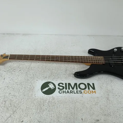 SPIDER 4βSTRING BASS GUITAR β BLACK