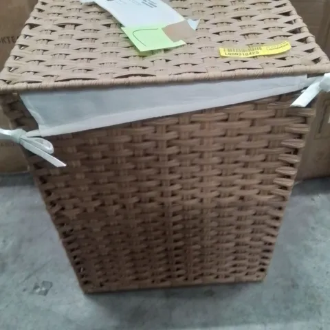 LAUNDRY HAMPER WITH HANDLES