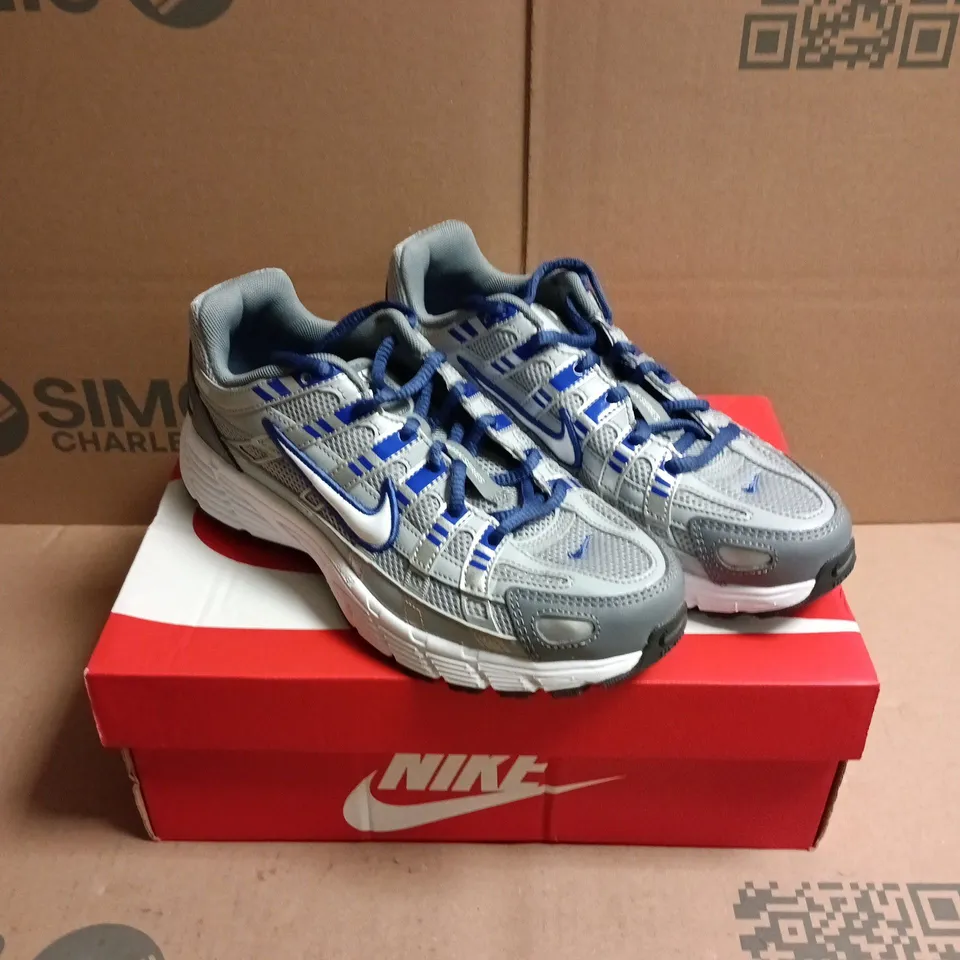BOXED PAIR OF NIKE P-6000 YOUTHS TRAINERS IN WOLF GREY - Y4.5