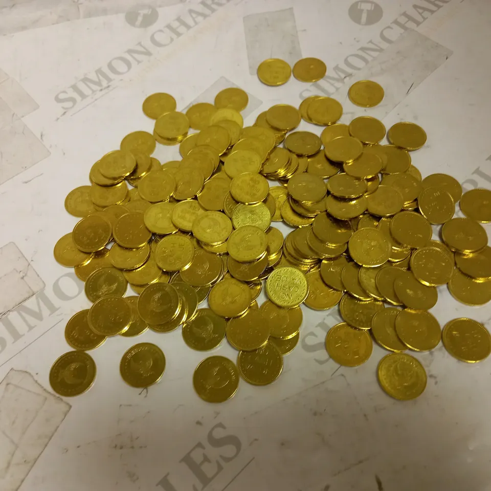 LOT OF APPROXIMATELY 175 EAGLE FREEDOM GOLD NO CASH VALUE TOKENS (FOR COIN METER, SUNBED TIMER, ETC)
