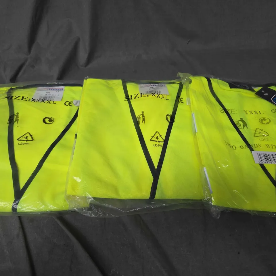 APPROXIMATELY 30 SAFETY HI-VIS JACKETS IN SIZES XXXL & XXXXL