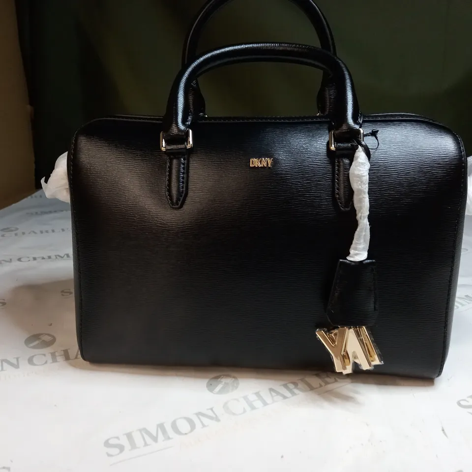 DKNY LEATHER HANDBAG 