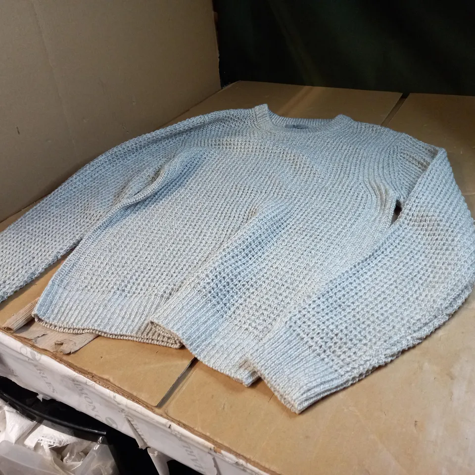 BEIGE KNITTED JUMPER - M
