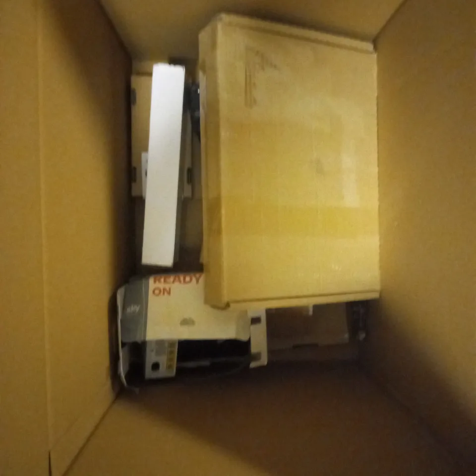 BOX OF APPROXIMATELY 10 ASSORTED HOMEWARE & ELECTRICAL ITEMS TO INCLUDE USB KEYBOARD, SKY HUB, PROFESSIONAL HOT COMB ETC