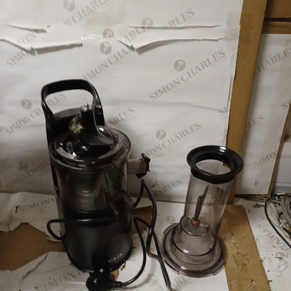 FRIDJA MASTICATING JUICER - BLACK (F1900)